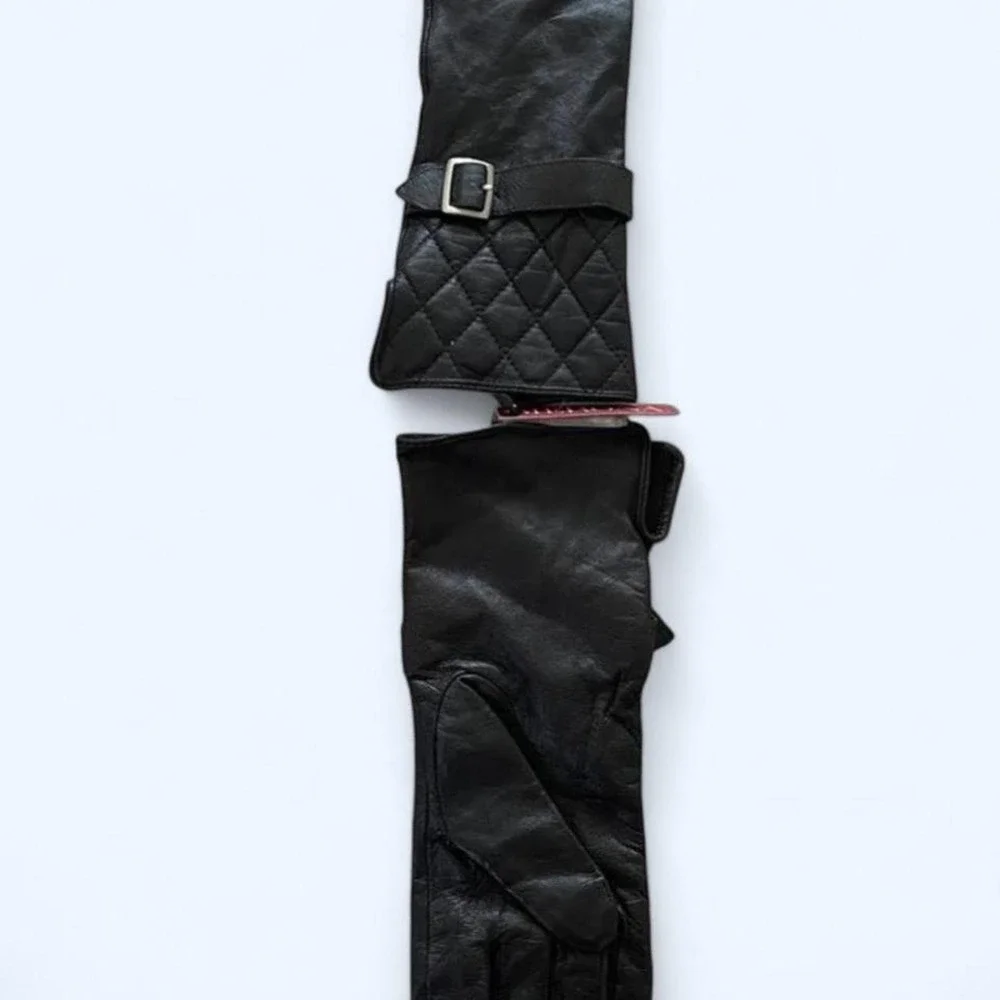 Black leather lined gloves‎ with buckle detail size S/M
